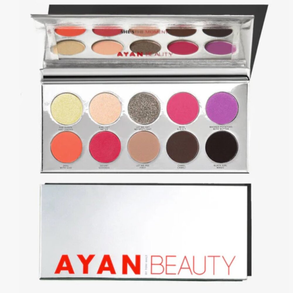 SHE'S THE MOMENT ™ EYES & CHEEKS PALETTE